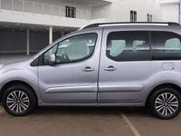 Begagnad Peugeot TePee Active 100 HK (73 kW) 2016 Grå Minibuss