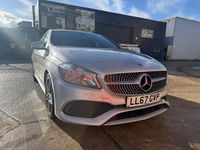 Begagnad Mercedes A180 AMG line 2018 Silver Halvkombi