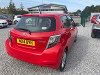 Used Toyota Yaris 90 HP (66 kW) 2014 Red Hatchback