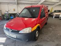 Used Vauxhall Combo 75 HP (55 kW) 2011 Red MPV