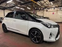 Used Toyota Yaris Design 99 HP (72 kW) 2017 White/black Hatchback