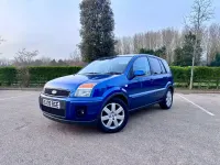 Used Ford Fusion 80 HP (58 kW) 2009 Blue Hatchback