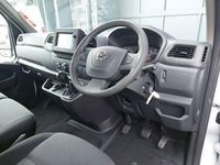 Used Nissan Interstar Tekna 130 HP (95 kW) 2023 White Van