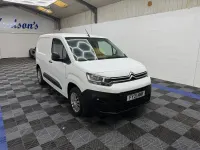 Used Citroën Berlingo Start 75 HP (55 kW) 2021 White MPV