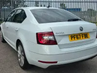 Used Skoda Octavia LAURIN & KLEMENT 150 HP (110 kW) 2017 White Hatchback