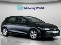 Second-hand VW Golf VIII S 108 CP (79 kW) 2022 Negru Hatchback
