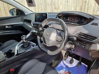 Used Peugeot 3008 Allure 130 HP (95 kW) 2017 Red SUV