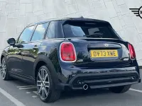 Używany Mini Cooper Exclusive 134 KM (98 kW) 2023 Czarny Hatchback