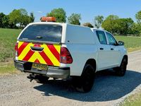 Used Toyota HiLux Active 150 HP (110 kW) 2019 White Pickup