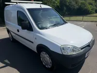 Used Vauxhall Combo 75 HP (55 kW) 2009 White MPV