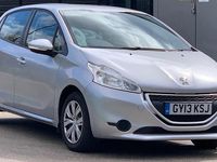 Używany Peugeot 208 Access 82 KM (60 kW) 2013 Srebrny Hatchback