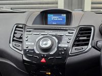 Used Ford Fiesta Titanium 125 HP (91 kW) 2013 Blue Hatchback