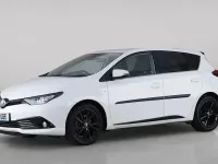 Used Toyota Auris Hybrid Design 136 HP (100 kW) 2018 White Hatchback