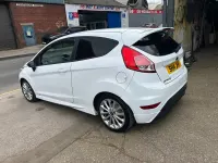 Used Ford Fiesta Zetec 95 HP (69 kW) 2014 White Hatchback