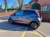 Begagnad Toyota Aygo Trend 2021 Grå Halvkombi