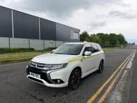 Begagnad Mitsubishi Outlander P-HEV 2018 Vit