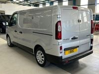 Usado Renault Trafic Business 2015 Prateado Monovolume