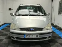 Usado Ford Galaxy Ghia 145 CV (106 kW) 2002 Plateado Monovolumen