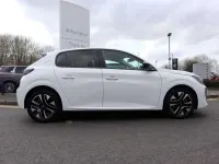 Used Peugeot 208 Allure 99 HP (72 kW) 2025 White Hatchback