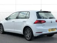 Used VW Golf VII SE 125 HP (91 kW) 2018 White Hatchback