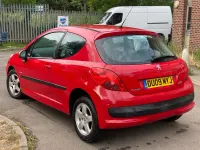 Begagnad Peugeot 207 2009 Röd Halvkombi
