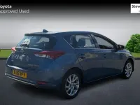 Used Toyota Auris Hybrid Business Edition 136 HP (100 kW) 2016 Blue Hatchback