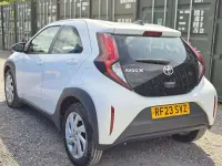 Used Toyota Aygo X PURE 72 HP (52 kW) 2023 White SUV