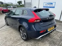 Used Volvo V40 R-Design 190 HP (139 kW) 2015 Blue Hatchback