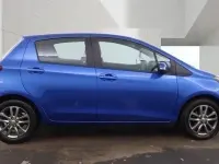 Used Toyota Yaris 69 HP (50 kW) 2015 Blue Hatchback