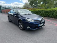 Usado Toyota Avensis 124 CV (91 kW) 2013 Azul Berlina