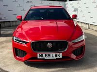 Begagnad Jaguar XE R-Dynamic 300 HK (220 kW) 2019 Röd Sedan