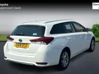 Used Toyota Auris Touring Sports 136 HP (100 kW) 2018 White Estate