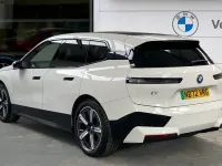 Usado BMW iX M Sport 239 kW (326 HP) 2022 Branco SUV