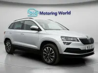 Usado Skoda Karoq SE Drive 150 CV (110 kW) 2021 Plateado SUV