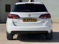 Used Vauxhall Astra SRi 150 HP (110 kW) 2017 White Estate