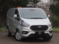 Begagnad Ford Transit Custom Limited 130 HK (95 kW) 2023 Silver Van