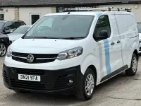 Usado Vauxhall Vivaro S 120 HP (88 kW) 2021 Branco Monovolume