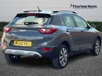 Usado Kia Stonic 99 CV (72 kW) 2022 Gris SUV