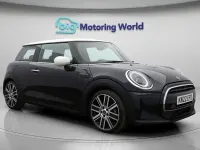 Begagnad Mini Cooper Exclusive 136 HK (100 kW) 2022 Svart Halvkombi
