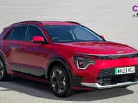 Begagnad Kia e-Niro 150 kW (204 HK) 2023 Röd SUV