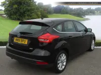 Usado Ford Focus Titanium 125 CV (91 kW) 2018 Negro Utilitario