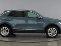 Usado VW T-Roc Style 150 HP (110 kW) 2024 Azul SUV