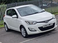 Used Hyundai i20 Active 85 HP (62 kW) 2013 White Hatchback