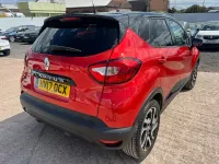Used Renault Captur Dynamique 90 HP (66 kW) 2017 Red/black SUV