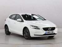 Used Volvo V40 Momentum 120 HP (88 kW) 2019 White Hatchback