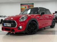 Używany Mini Cooper Hatch 136 KM (100 kW) 2018 Czerwony Hatchback