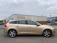 Used Volvo V60 SE 163 HP (119 kW) 2012 Gold Estate
