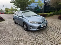 Usado Toyota Auris Hybrid 2015 Azul Carrinha
