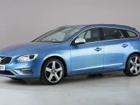 Used Volvo V60 R-Design 120 HP (88 kW) 2017 Blue Estate