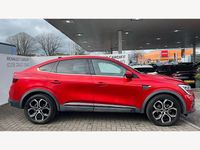 Begagnad Renault Arkana Techno 142 HK (104 kW) 2023 Röd SUV